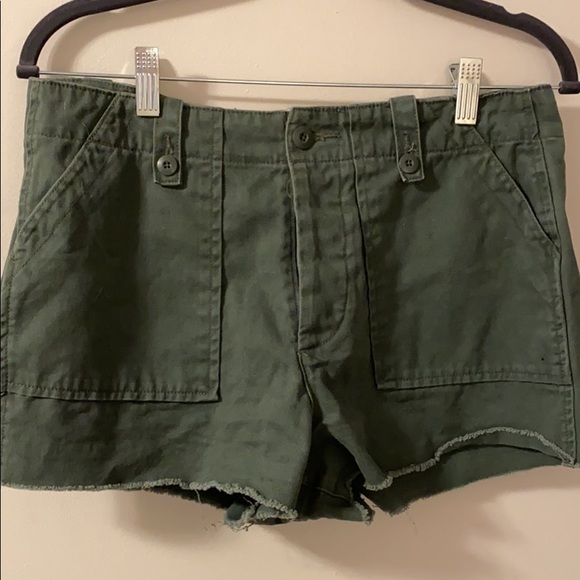 Shorts - Picture 3 of 4